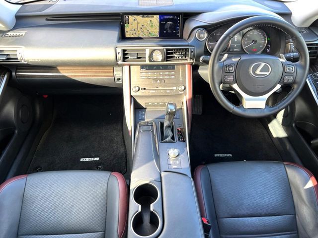LEXUS IS300