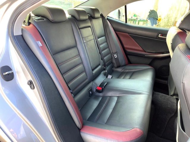 LEXUS IS300