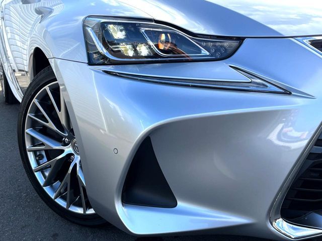 LEXUS IS300