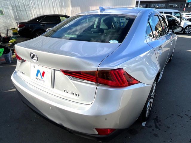 LEXUS IS300