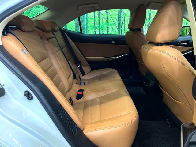LEXUS IS300h