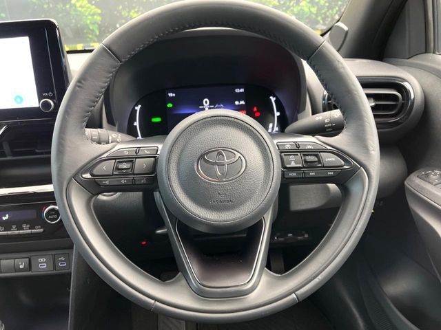 YARIS CROSS HYBRID