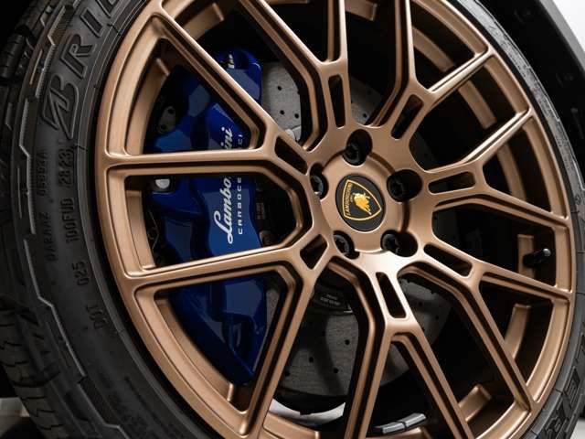 LAMBORGHINI HURACAN