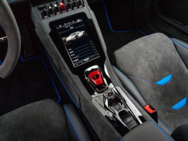 LAMBORGHINI HURACAN
