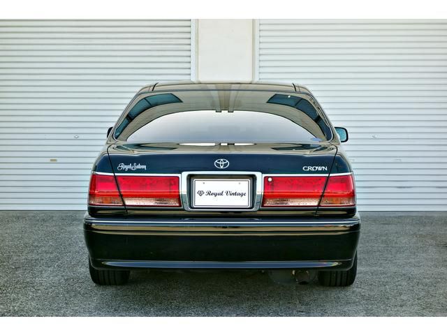 CROWN sedan