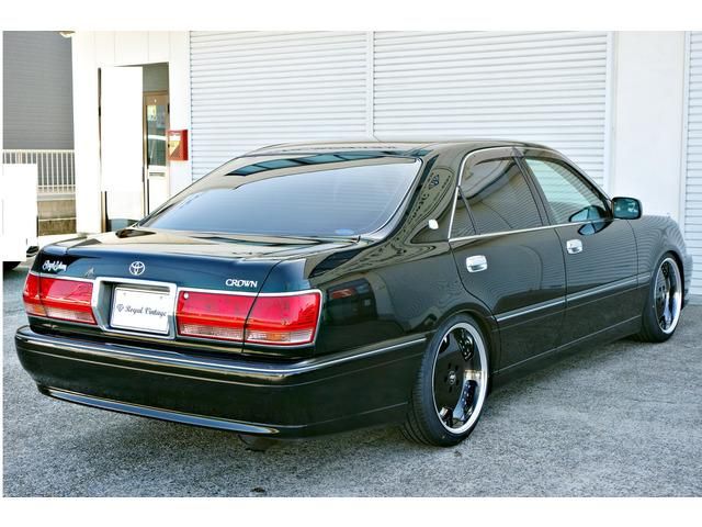 CROWN sedan