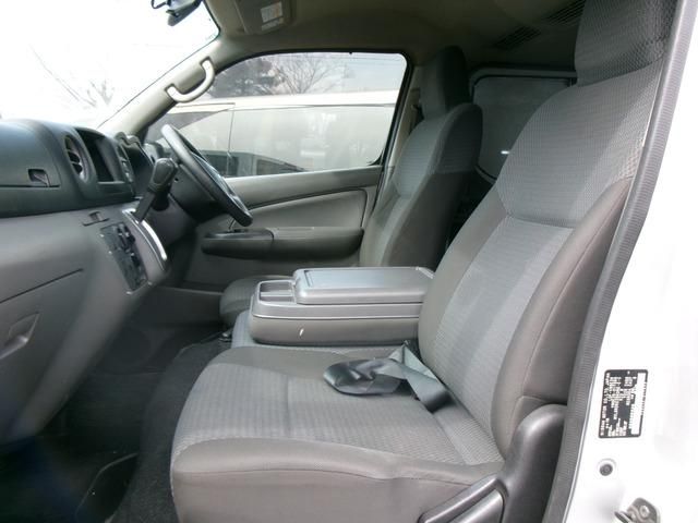 NV350 CARAVAN 4WD