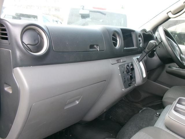 NV350 CARAVAN 4WD