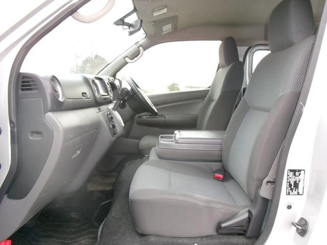 NV350 CARAVAN 4WD