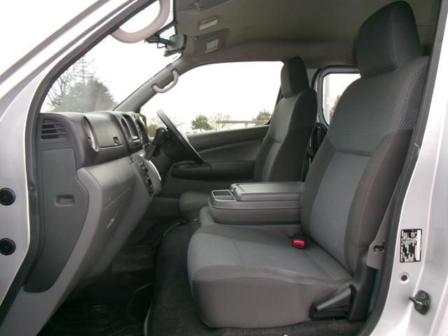 NV350 CARAVAN 4WD