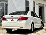 CROWN sedan hybrid