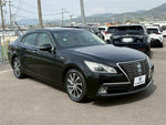 CROWN sedan hybrid