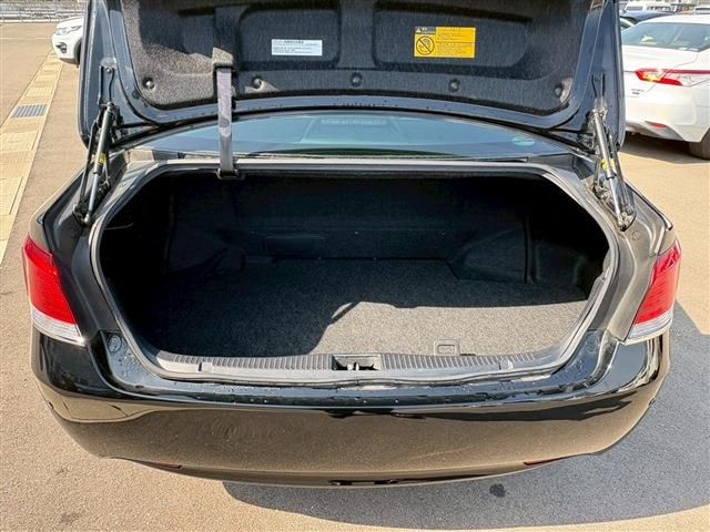 CROWN sedan hybrid