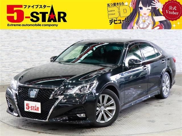 CROWN sedan hybrid