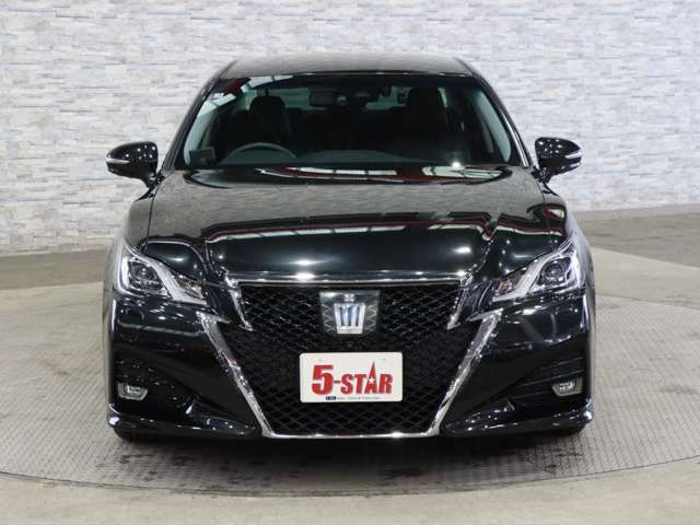 CROWN sedan hybrid