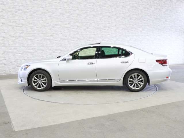 LEXUS LS600h