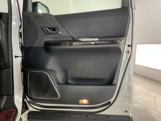 ALPHARD hybrid 4WD
