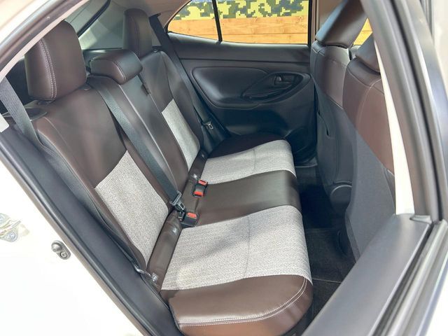 YARIS CROSS HYBRID