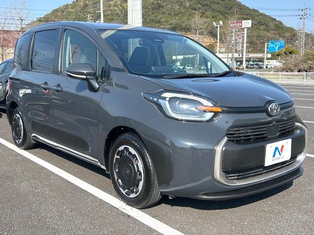 SIENTA HYBRID