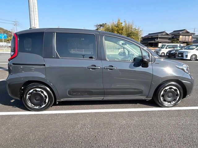 SIENTA HYBRID