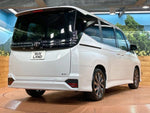 VOXY HYBRID