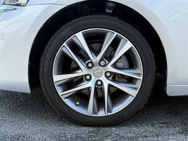 LEXUS IS300h