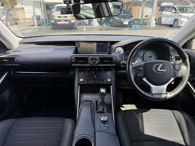 LEXUS IS300h