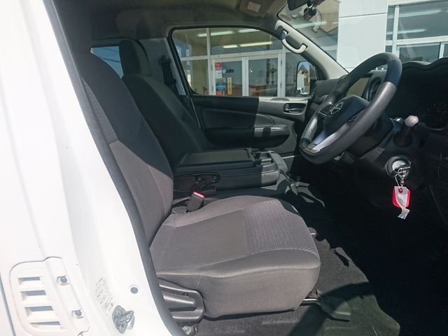 CARAVAN van 1.2t 2WD