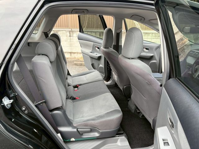 PRIUS Alpha