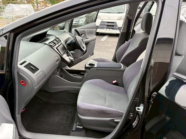 PRIUS Alpha