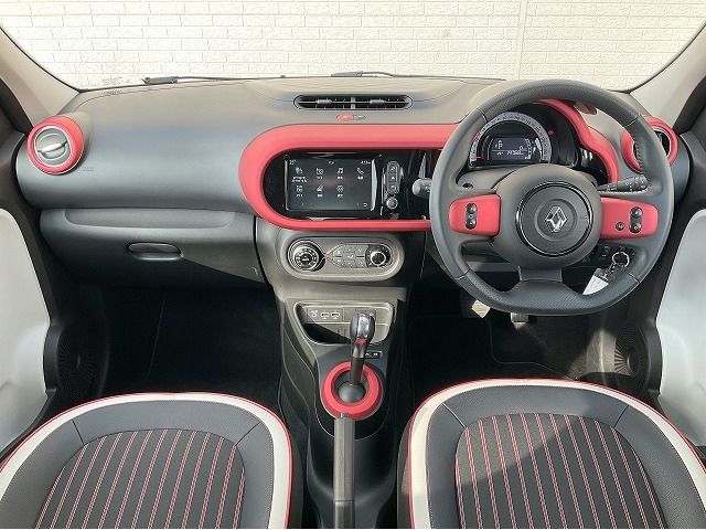 RENAULT TWINGO