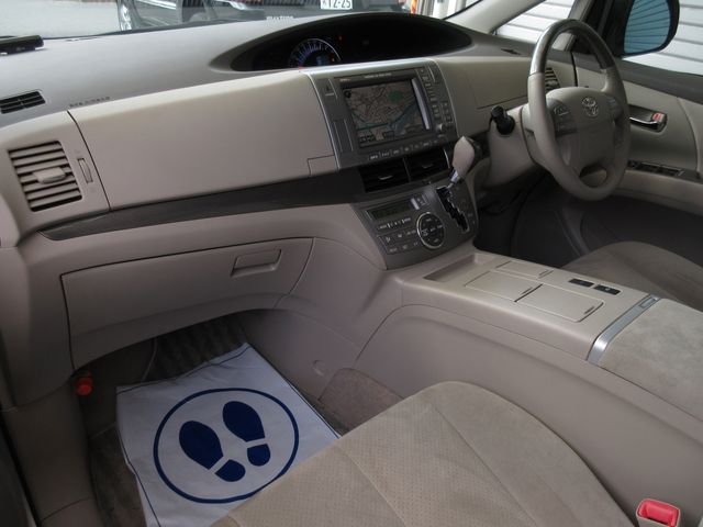 ESTIMA HYBRID 4WD