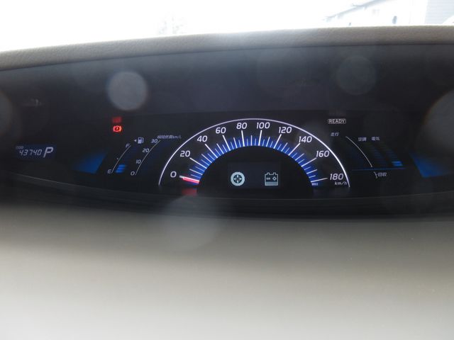 ESTIMA HYBRID 4WD