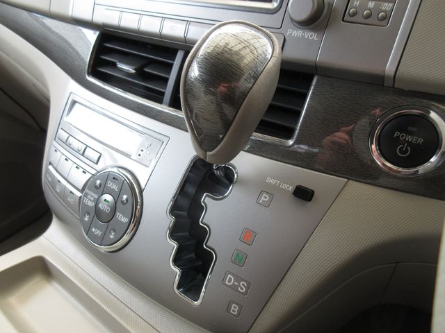 ESTIMA HYBRID 4WD