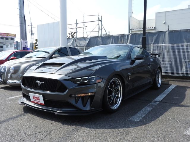 FORD MUSTANG