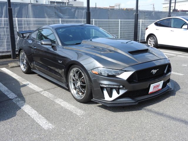 FORD MUSTANG