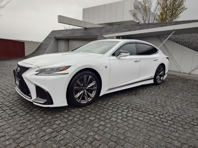 LEXUS LS500h 4WD