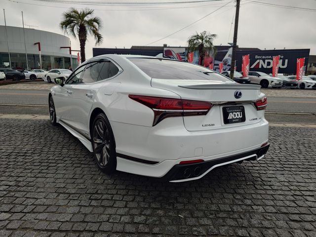 LEXUS LS500h 4WD