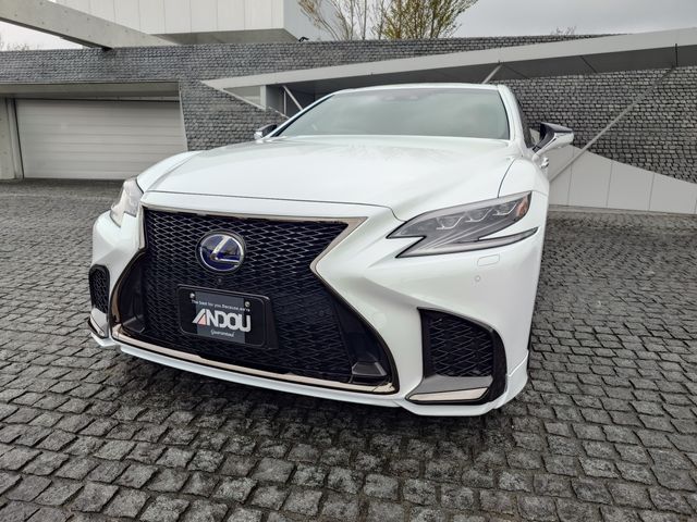 LEXUS LS500h 4WD