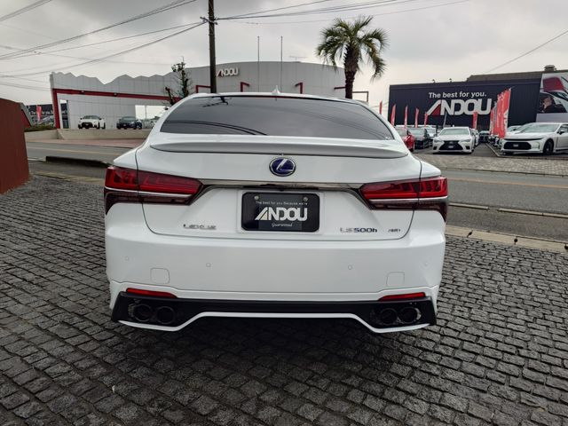 LEXUS LS500h 4WD