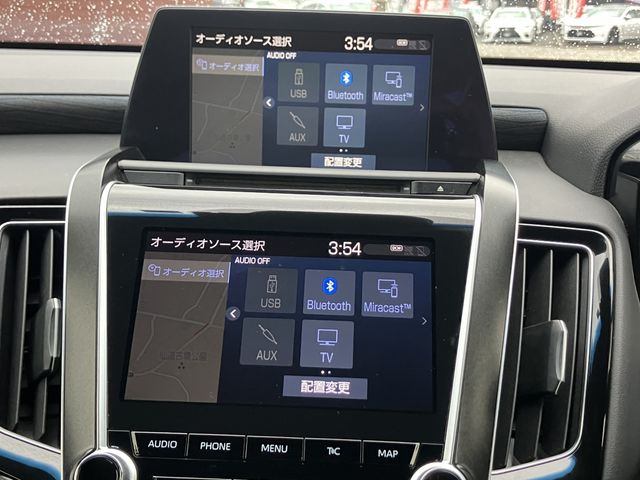 CROWN sedan hybrid