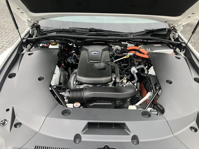 CROWN sedan hybrid
