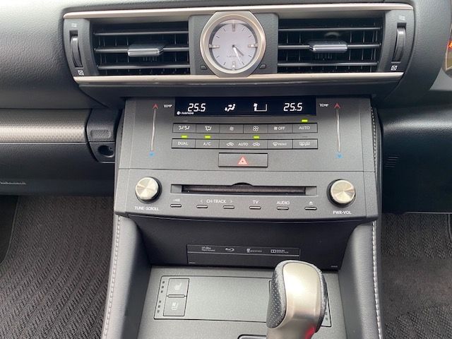 LEXUS RC200t