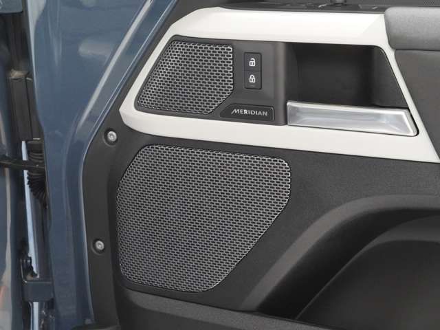 ROVER DEFENDER