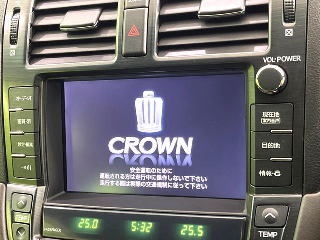 CROWN sedan