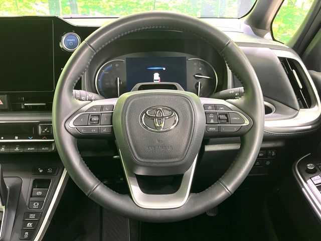 VOXY HYBRID