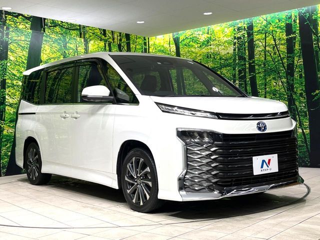 VOXY HYBRID