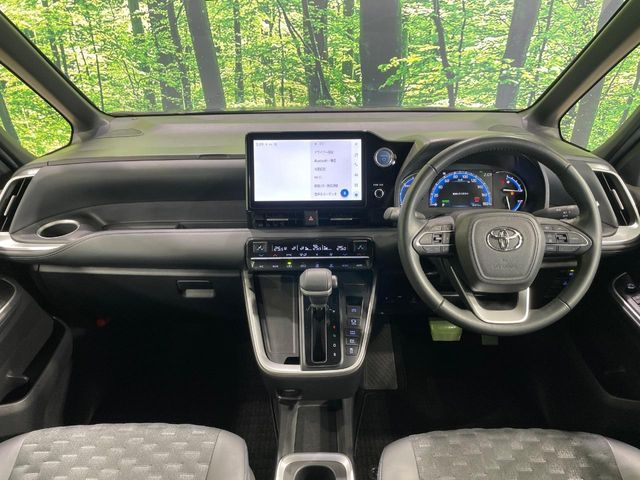 VOXY HYBRID