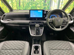 VOXY HYBRID