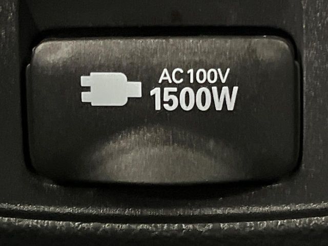VOXY HYBRID